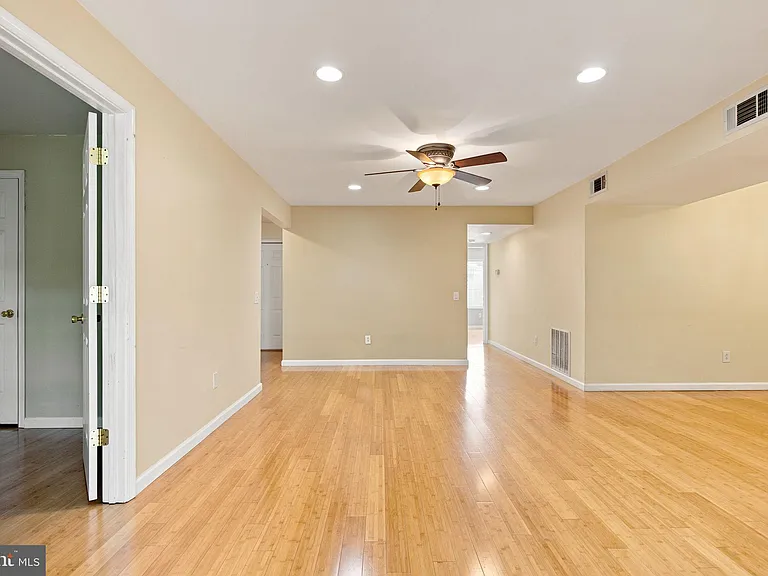 9310 Niki Pl #201 — Photo 4