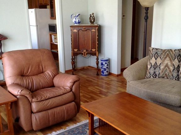 3rd image of 831 S Juniper Dr
