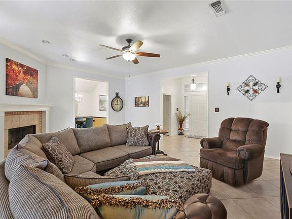 4th image of 3301 Glade Creek Dr