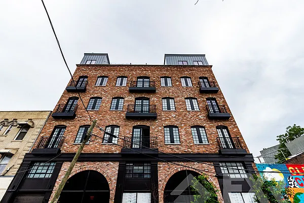 Rented by EXR | media 10