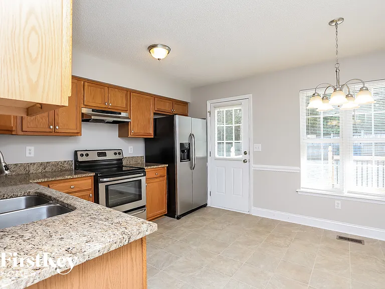 3508 Sidneys Way — Photo 6
