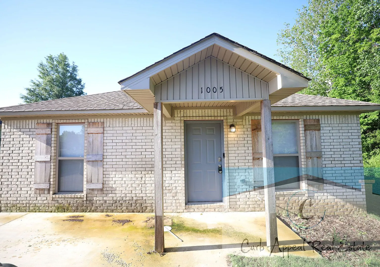 Beautiful 4 bed 2 bath home - HUD accepted!! — Photo 3
