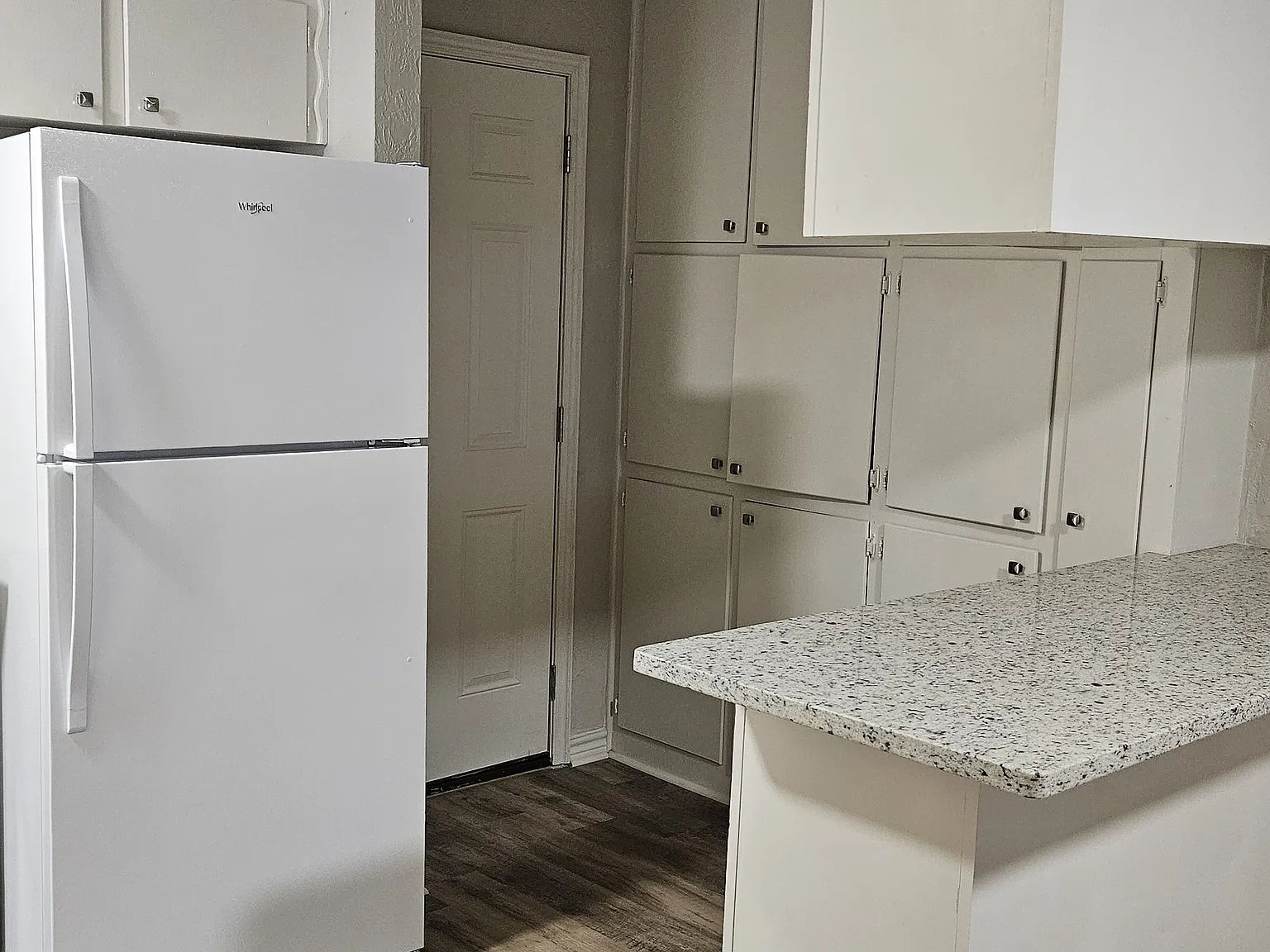 3 bed, 1.5 bath, 1100 sqft, $1,075 — Photo 1