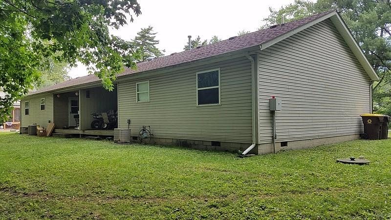 2nd image of 2205-2207 W Lincoln Ave