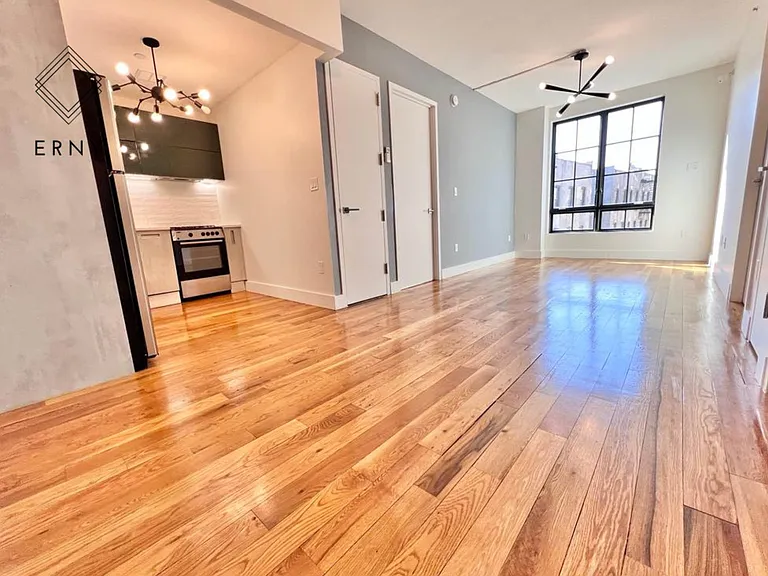 12 Ford St #6L — Photo 5