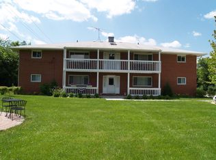 1902 N Seminary Ave APT 201, Woodstock, IL 60098