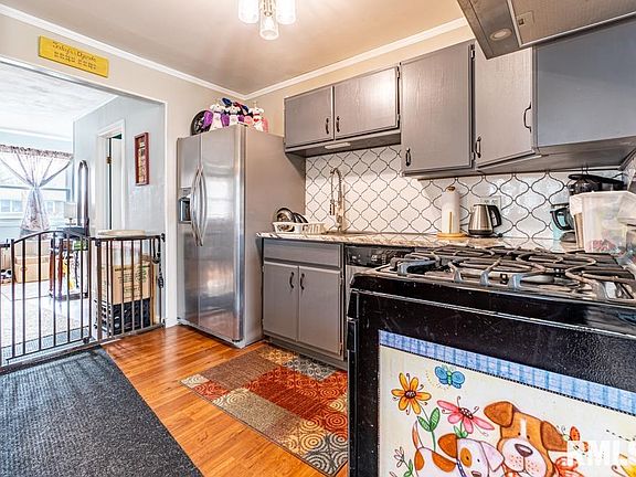 5th image of 2618 N Renwood Ave