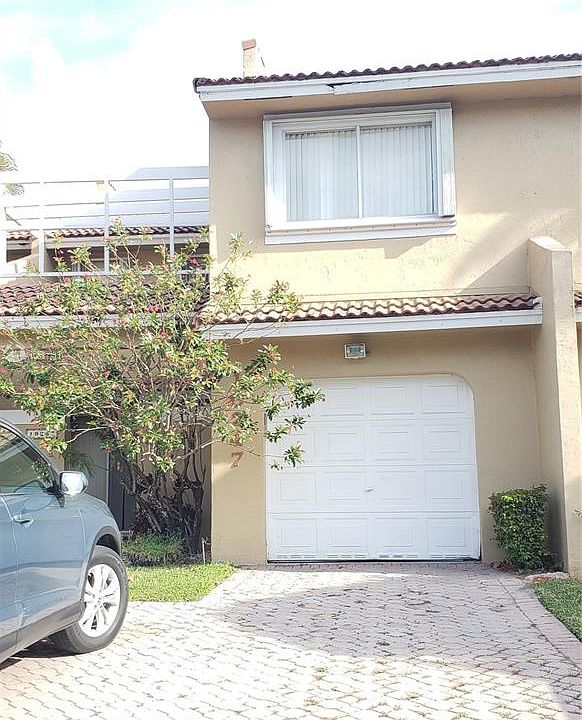 1st image of 10247 NW 51st Ter #10247