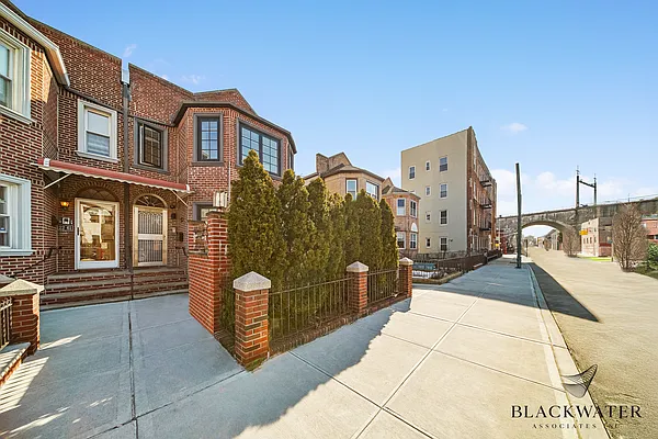 Rented by Blackwater Associates Inc. | media 33