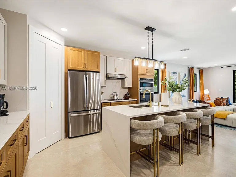 703 SW 17th St — Photo 11