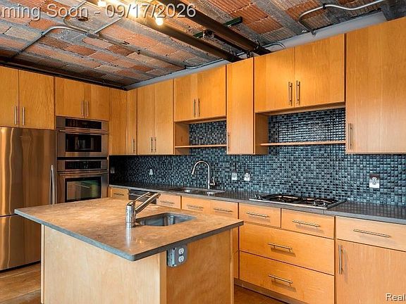 5th image of 2915 John R St APT 508