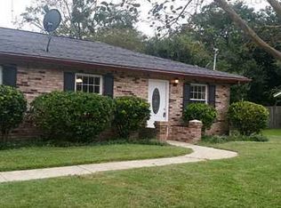 1721 Cherokee Dr, Pascagoula, MS 39581