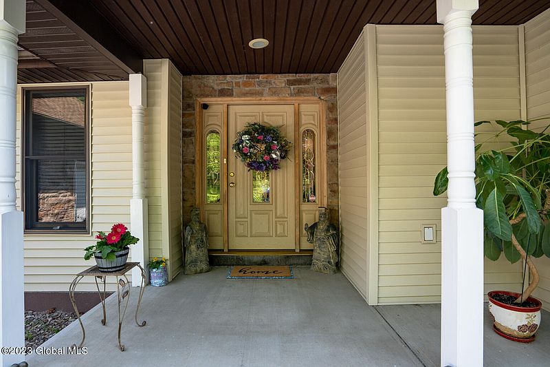2nd image of 427 W Lawrence Street