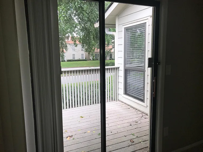 908 Park Ridge Cir — Photo 3
