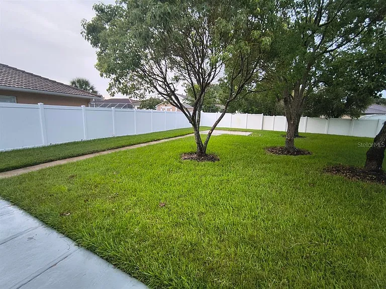 24 Felwood Ln — Photo 3