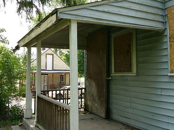 2nd image of 2164 Ontario St