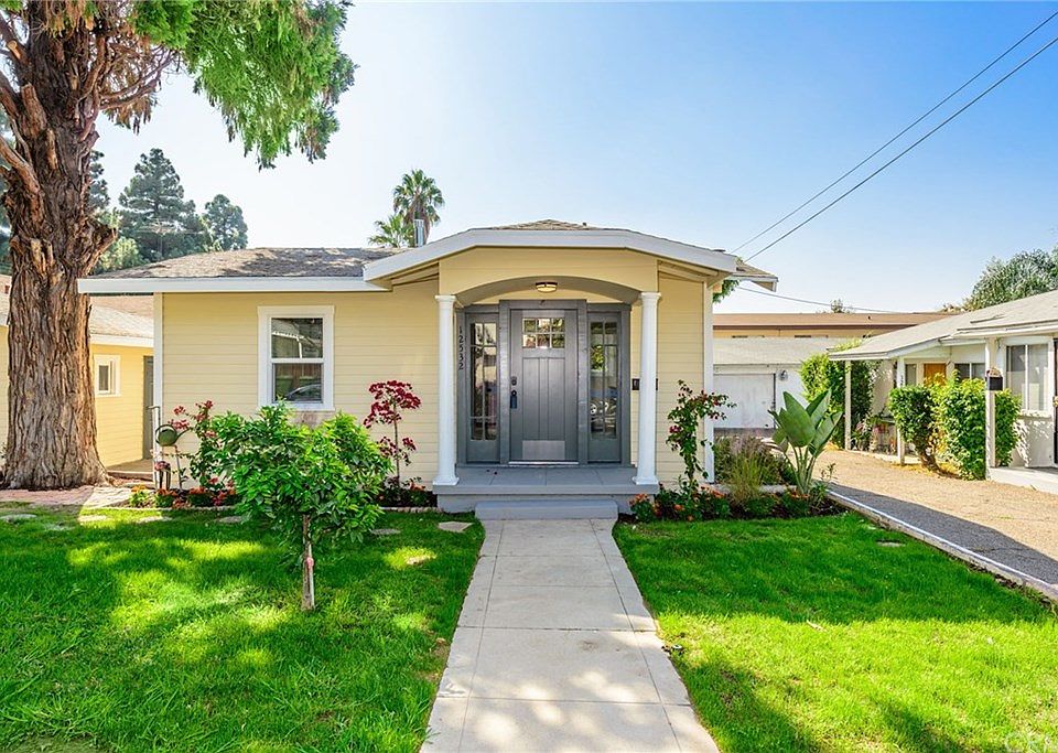1st image of 12532 Pacific Pl