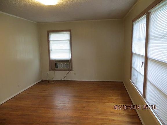 2nd image of 841 En 15th St