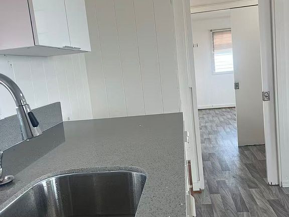 5th image of 971 Hoomoana St #B