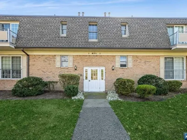 271 Collignon Way APT 5A, River Vale, NJ 07675
