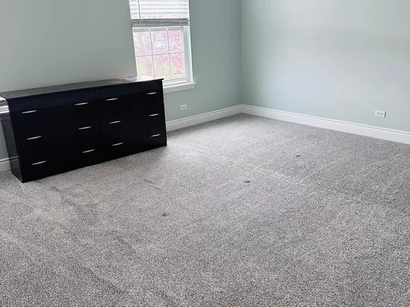 1775 Lanyon Dr, Bartlett, IL 60103