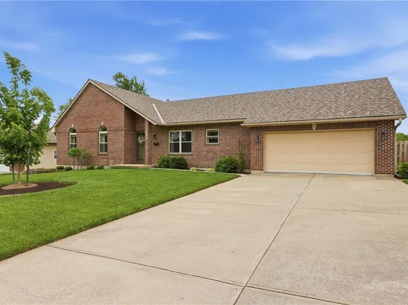 302 E Lawn St, Odessa, MO 64076