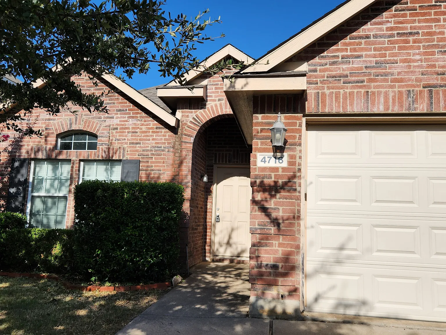 3 bed, 1742 sqft, $2,000 — Photo 3