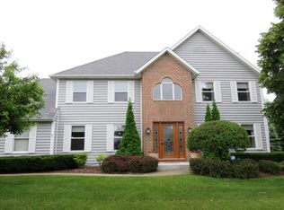 1180 Riverwalk Ct, Pewaukee, WI 53072