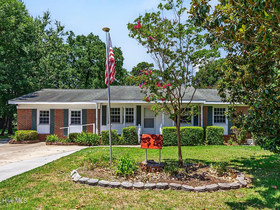1st image of 403 Oakwood Avenue