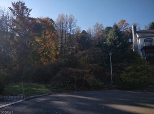 1066 Belair Ct, Mountainside, NJ 07092