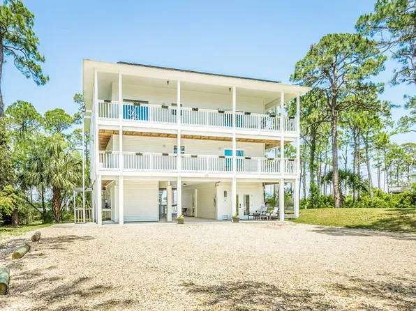 1673 E Gulf Beach Dr, Eastpoint, FL 32328