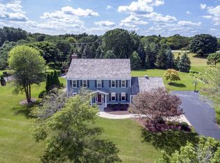 11731 N Bridgewater Dr, Mequon, WI 53092