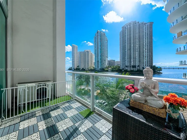 300 S Biscayne Blvd #L-410 — Photo 1