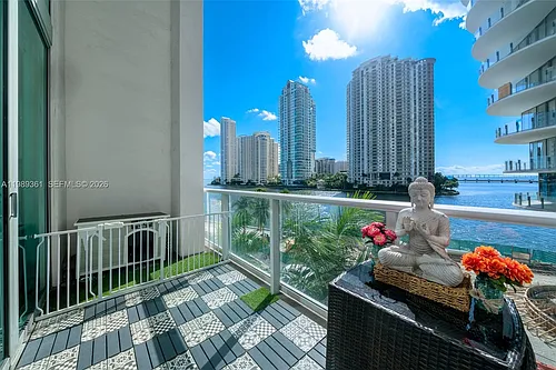 300 S Biscayne Blvd Photo 1