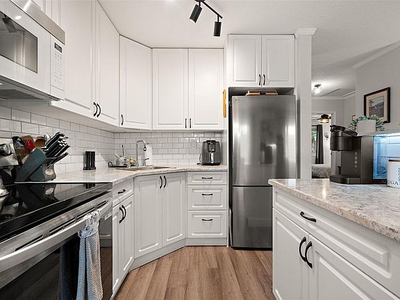 4th image of 961 Trunk Rd #4
