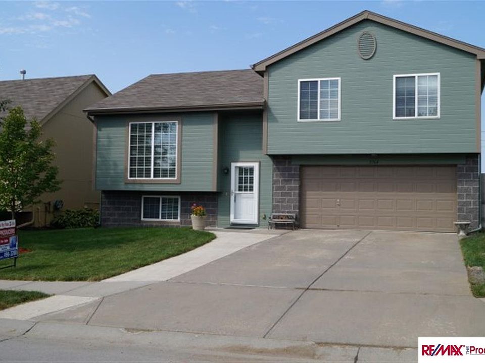 1st image of 5764 S 188th St