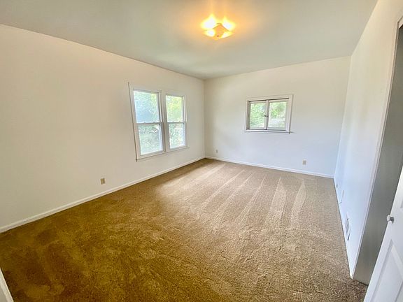 3rd image of 211 N Adams St APT 3