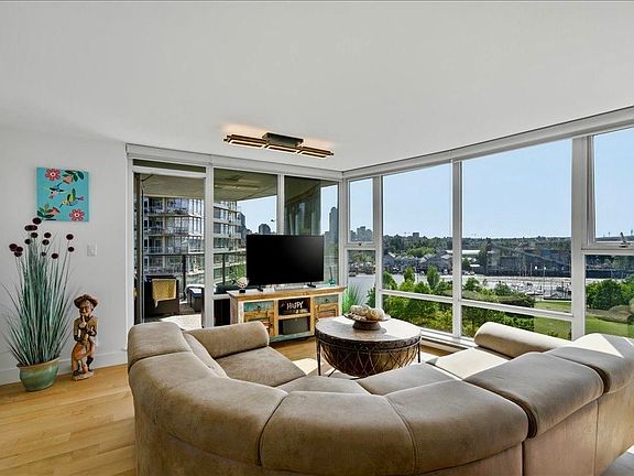 2nd image of 455 Beach Cres #803