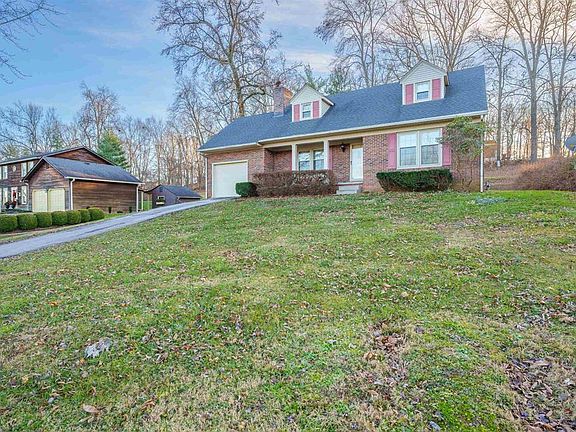 2nd image of 315 Windsong Dr
