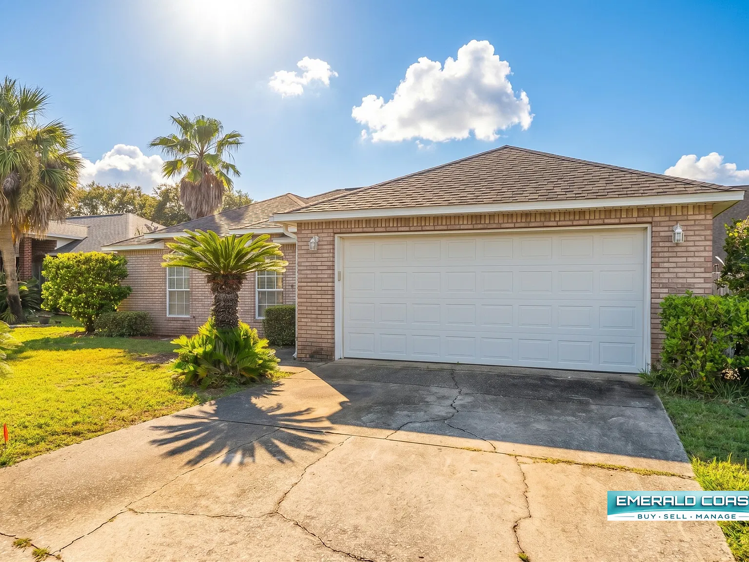 3 bed, 1359 sqft, $2,200 — Photo 1