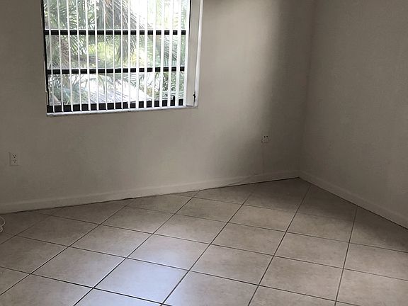 5th image of 10431 N Kendall Dr APT D201
