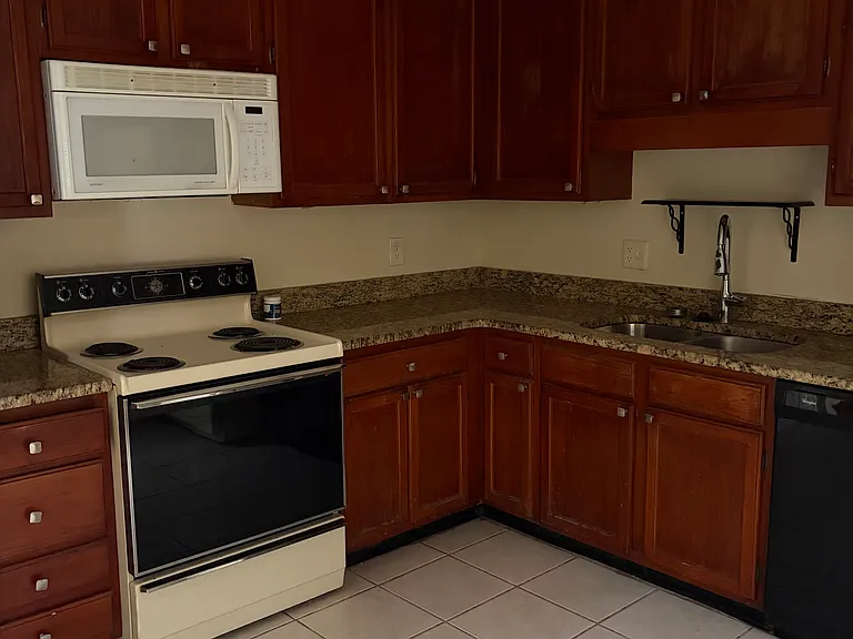 4210 Clubside Dr — Photo 11