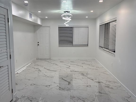 5th image of 1629 Mayo St