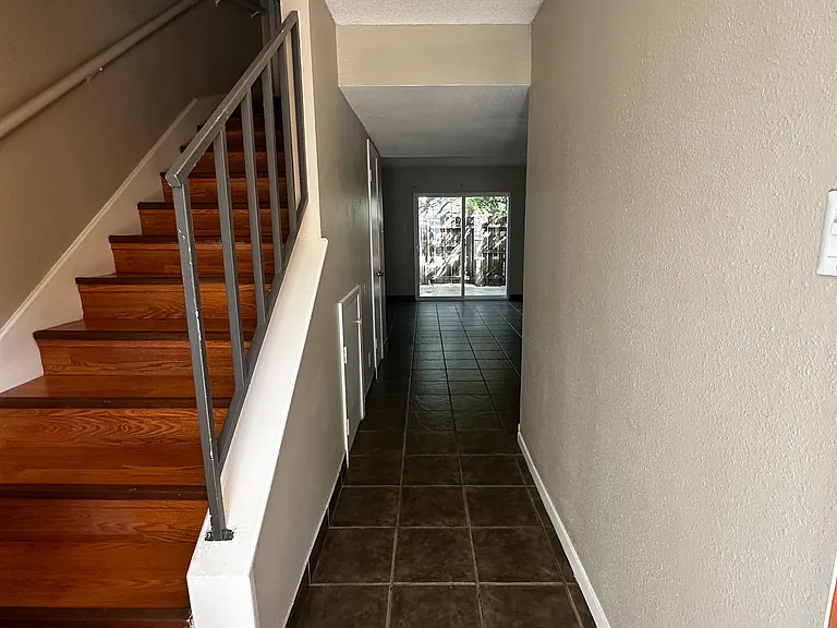 Craddock Ave — Photo 2