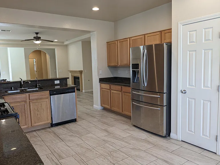 372 Windmill Croft Dr — Photo 7
