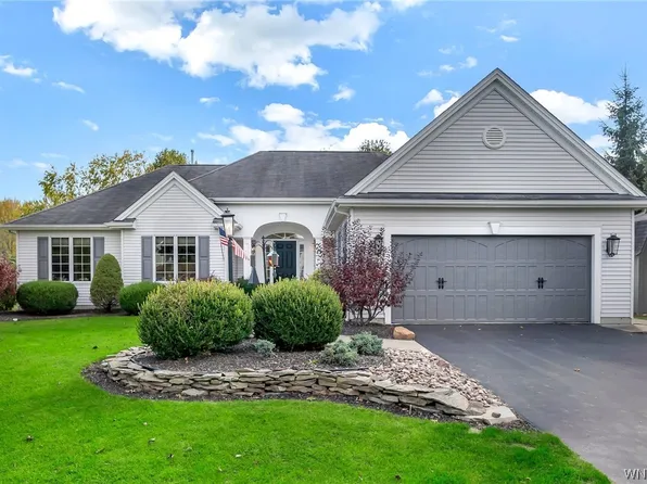 1314 Majestic Woods Dr, Grand Island, NY 14072