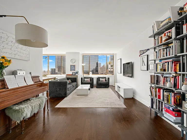 2 Columbus Ave #34B — Photo 1