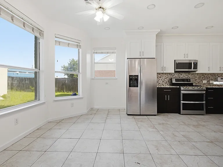 2114 Rustic Ridge Dr — Photo 30