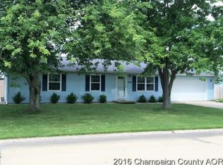 1209 Rolling Hills Dr, Mahomet, IL 61853