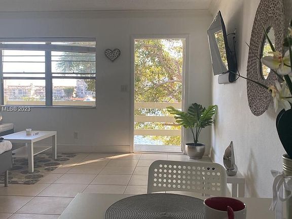 5th image of 2100 Diana Dr APT 309